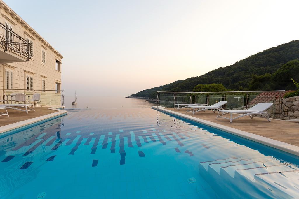 Pine Tree Boutique Apartments Saplunara Kültér fotó