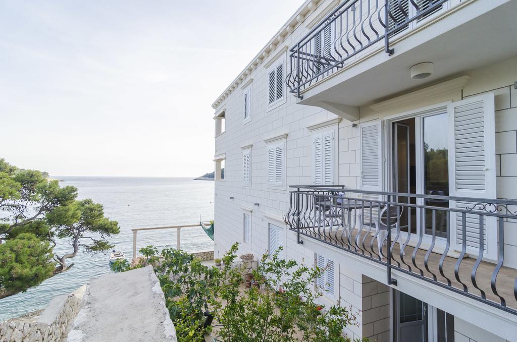 Pine Tree Boutique Apartments Saplunara Kültér fotó