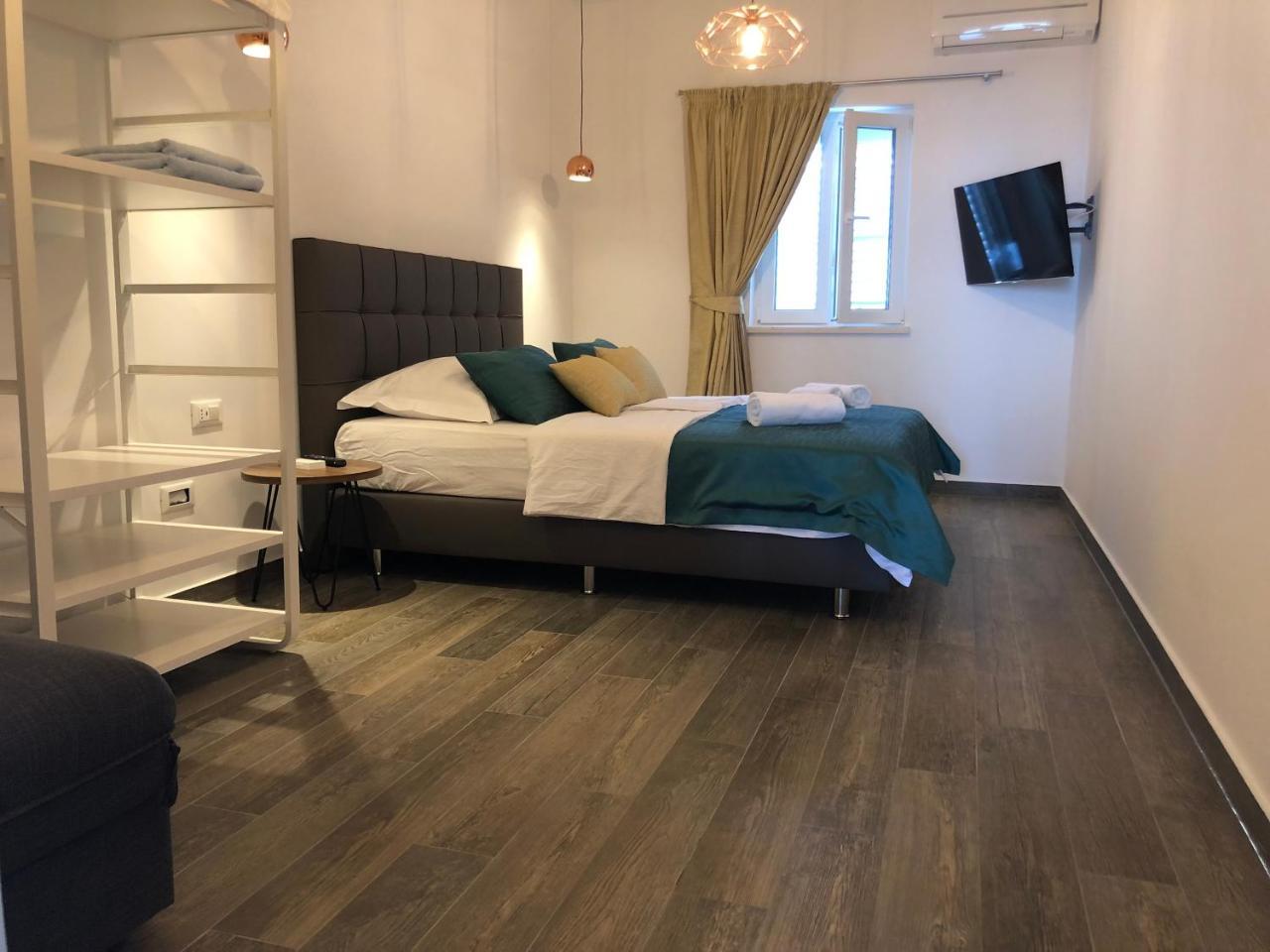 Pine Tree Boutique Apartments Saplunara Kültér fotó