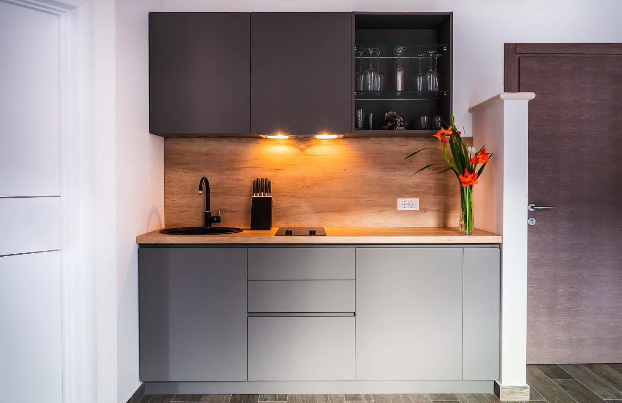 Pine Tree Boutique Apartments Saplunara Kültér fotó