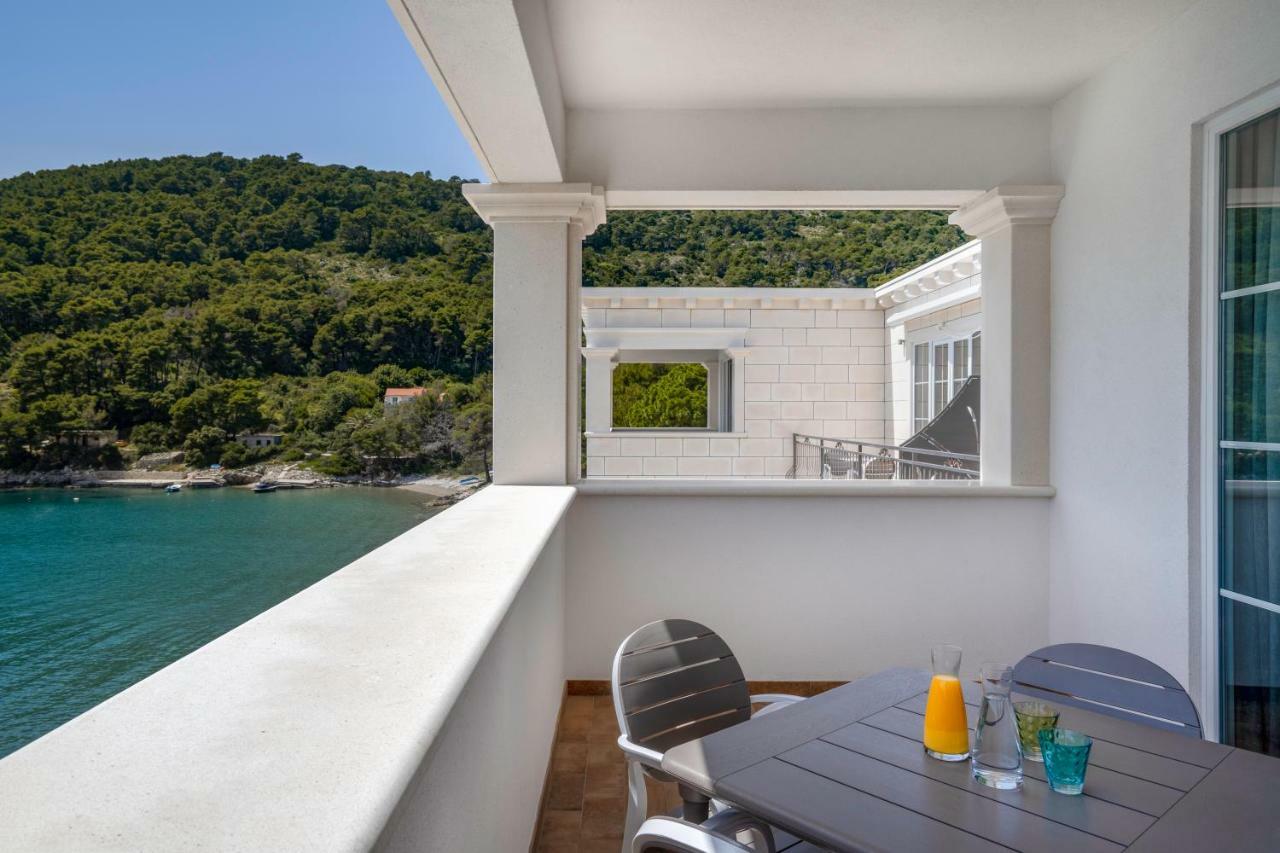 Pine Tree Boutique Apartments Saplunara Kültér fotó